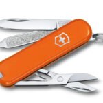 CORTAPLUMA CLASSIC 58MM 7 FUN. 06223.83G MANGO TANGO VICTORINOX
