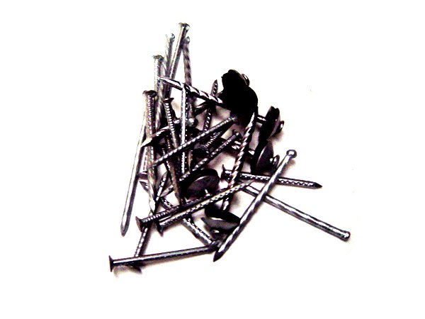 Clavos techo c/goma bolsa 100un (2 1/2″)