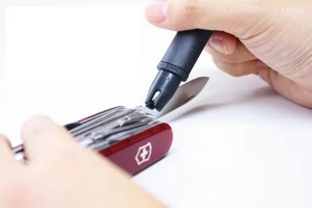 AFILADOR PARA NAVAJAS Y CUCHILLOS VI4.3323 VICTORINOX - Imagen 3